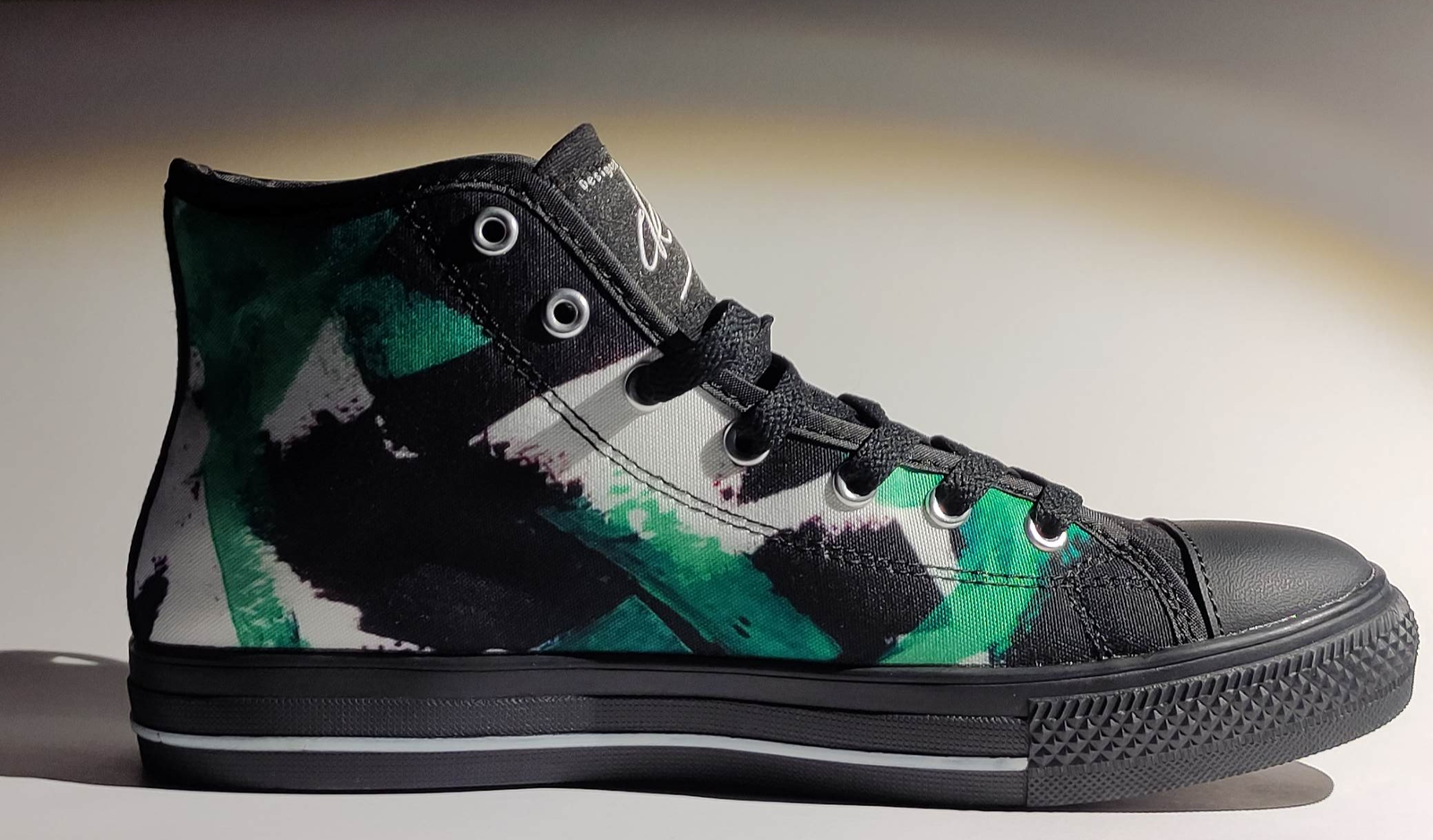 High-top sneaker — Model 02 — DESANTOS
